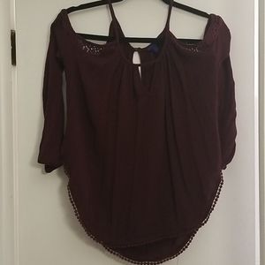 Cut out open shoulder flowy top